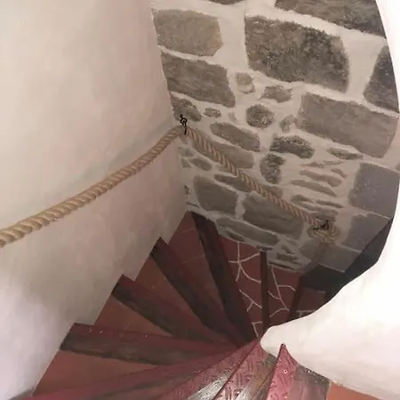 La Pierre De Lave Le Corsaire Daire