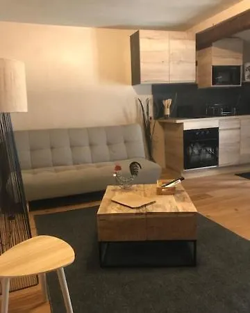 La Pierre De Lave Le Corsaire Daire